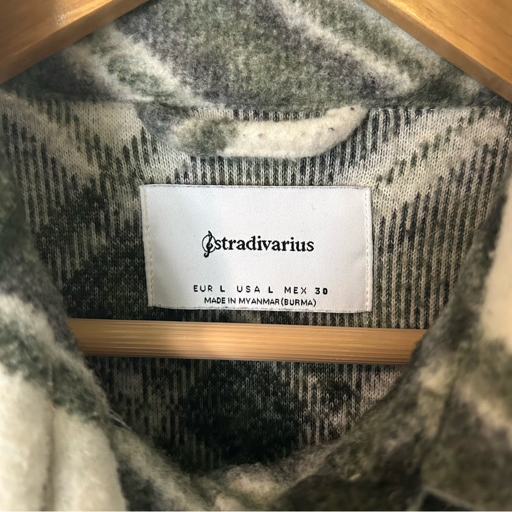 Stradivarius Women’s Green Plaid Shirt Jacket Fleece Shacket | Size L - Picture 3 of 15
